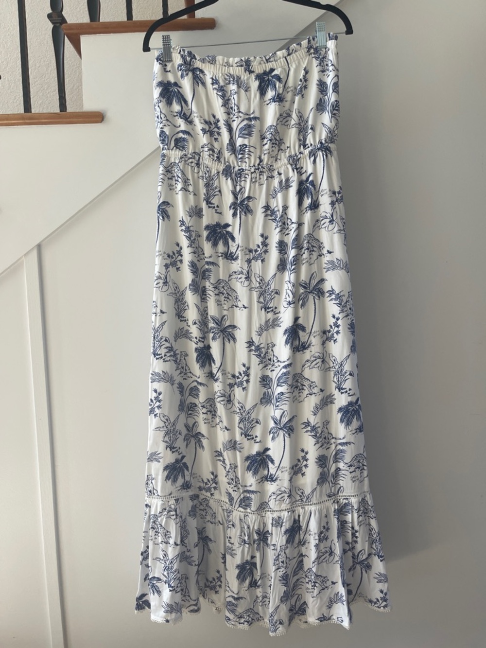 Lost + Wander White Maxi Dress with Blue Tropical Print NWT Size L - Picture 7 of 13